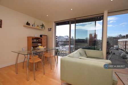 2 bedroom flat to rent - Photo 2