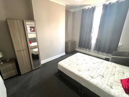 Room in a Shared House, Clifford Place, LS27 - Photo 4