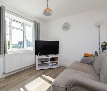 1 Bed Flat, Cannon Hill Lane, SW20 - Photo 2