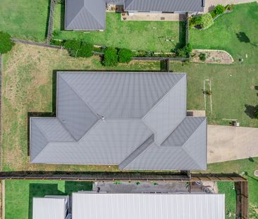 MODERN FAMILY HOME IN QUIET KIRKWOOD ESTATE - Photo 6