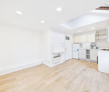 Sheen Road, Richmond, Surrey, TW9 - Photo 2