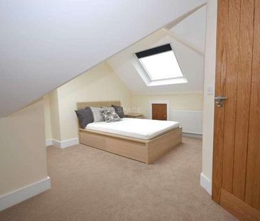 Church Road, Reading, Berkshire, RG6 - Photo 2