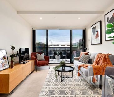 MODERN 2 BEDROOM APARTMENT IN CENTRAL CONVENIENT LOCATION - Photo 4