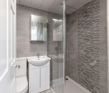 7 bedroom flat share to rent - Photo 2