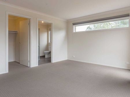 6 Eilish Court, Mount Helen - Photo 4