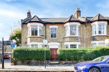 A lovely and bright two bedroom flat in the heart of Wandsworth. - Photo 3