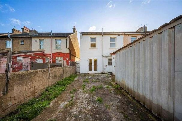 Stanbrook Road, Gravesend, DA11 - Photo 1