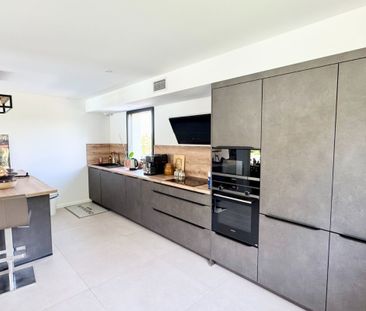 CRUYES PISCINE 175M² AIX NORD - Photo 1