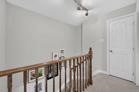 For Lease - 460 Grey Seal Circle, Blossom Park - Airport and Area, Ontario - Photo 2