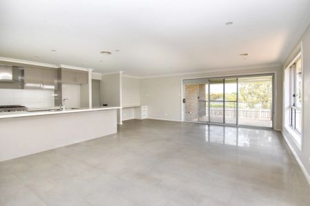 Relaxed Living Backing Onto Nature Reserve - Photo 2