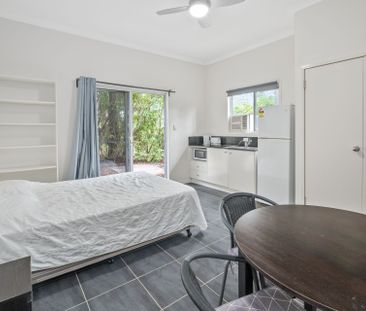 Self Contained Studios, so close to University of QLD - Photo 1