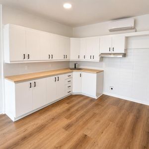 Immeuble - 478-488 Rue Principale Nord Grand 4 ½ Rénové à Louer – Richmond - Photo 3