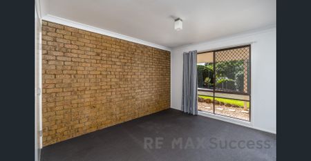 Modern Low-Set Convenience in South Toowoomba - Photo 2