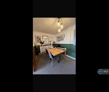 3 bedroom terraced house to rent - Photo 2