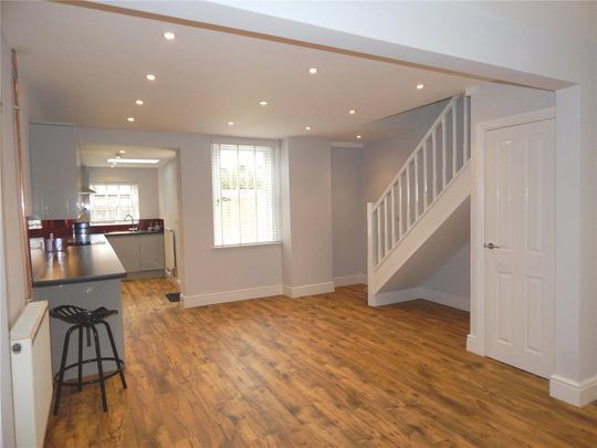 2 bedroom terraced house to rent - Photo 1