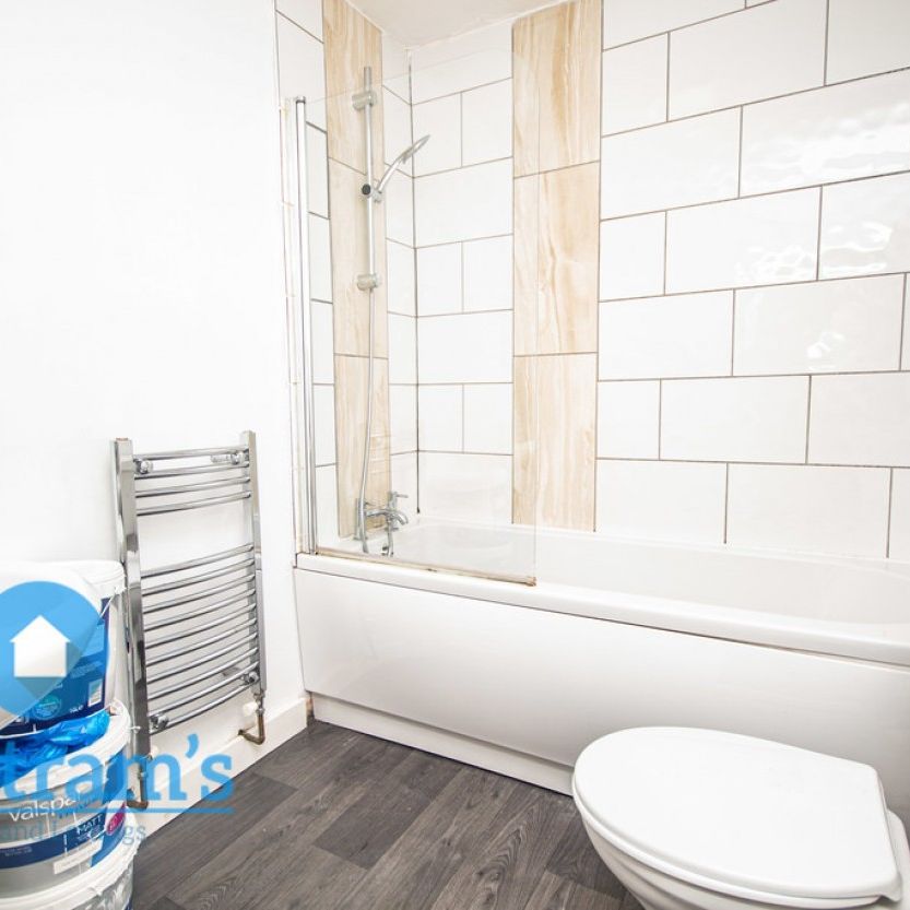 1 bed Shared Flat for Rent - Photo 1