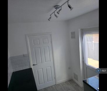 2 bedroom bungalow to rent - Photo 3