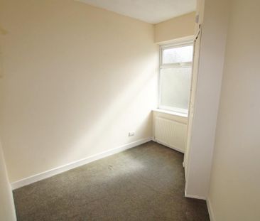 3 bedroom end of terrace house to rent - Photo 3