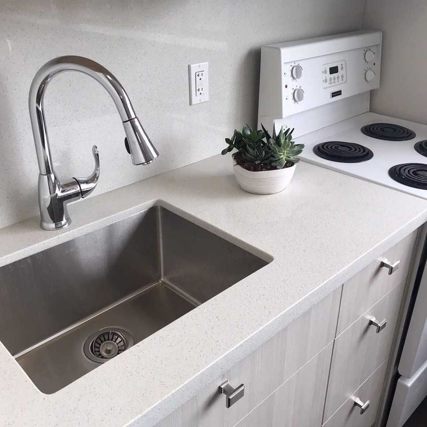 For Lease - 1985 Lawrence Avenue Unit# 1, Toronto, Ontario - Photo 1