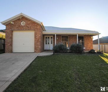 TRANQUIL SOUTH SIDE LIVING - Photo 2