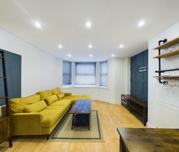 2 bedroom flat to rent - Photo 2