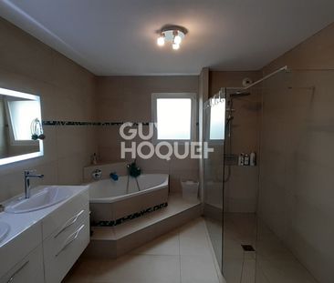 LOCATION d'une maison de 6 pièces (171 m²) à PESSAC - Photo 1