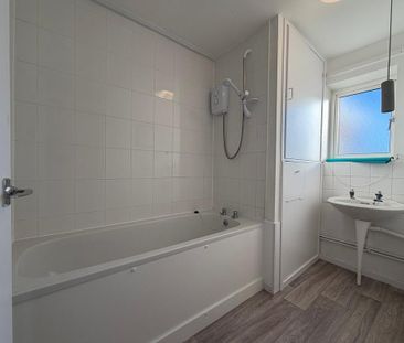 3 bedroom apartment to rent - Photo 5