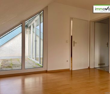 Schöne 2-Raum-Wohnung mit Loggia, Tageslichtbad, Wanne & Dusche, Gä... - Photo 5