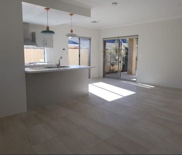 MODERN BEDFORD LIVING | WALK TO CAFÉS, SHOPS & TRANSPORT - Photo 2
