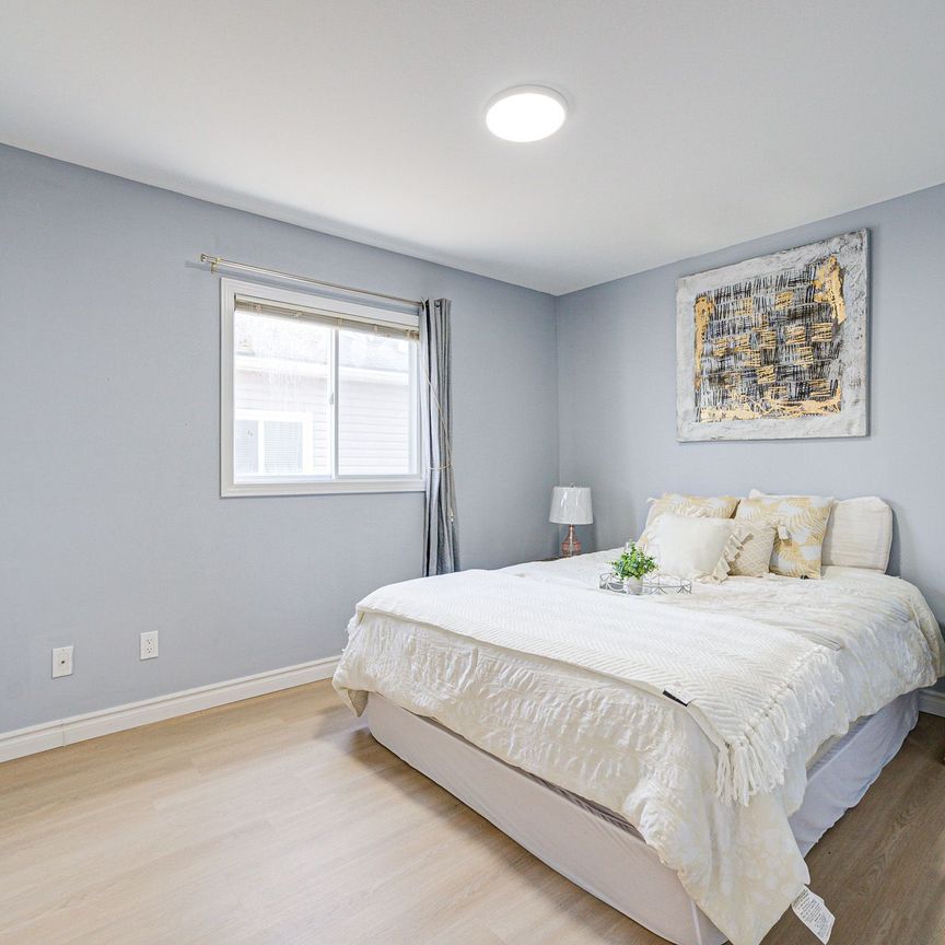 For Lease - 17 Willowbank Avenue, Richmond Hill, Ontario - Photo 1