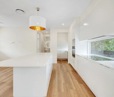 Near New Luxury Home in Dutton Park! - Photo 6