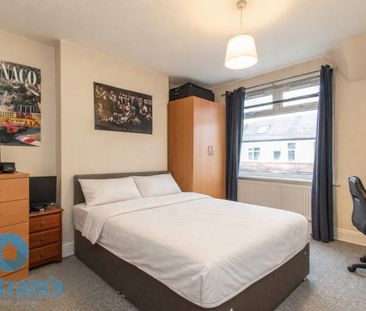 4 bed Semi-Detached House for Rent - Photo 5