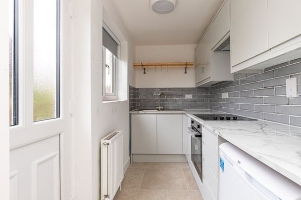 Narrow Lane, Charlbury - Photo 1