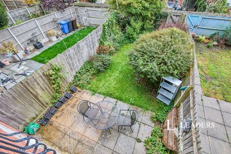 3 bedroom townhouse to rent - Photo 4