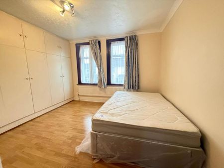 5 bedroom terraced house to rent - Photo 4