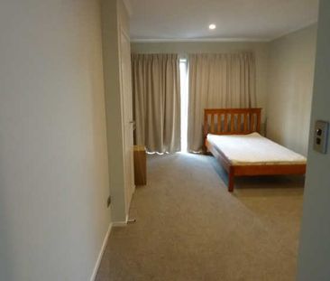 Studio Room Opposite University - Photo 1
