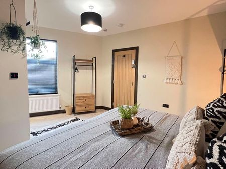 Modern Ensuite Room in Beeston – Perfect for Professionals 🌆 Room 2 - Photo 5