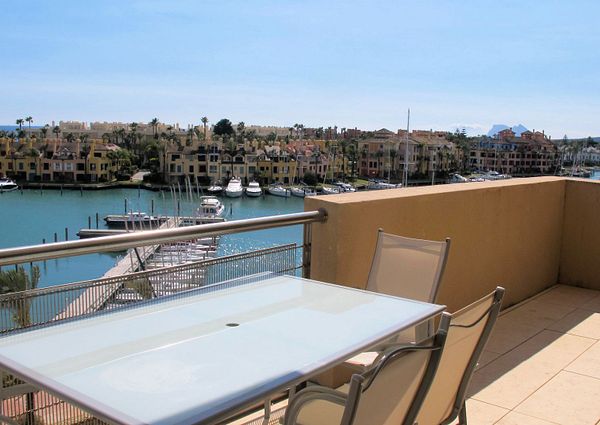 Apartment with views in Ribera del Marlin