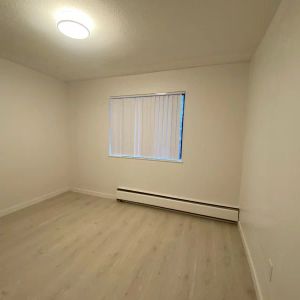 1855 West 2nd Avenue - Photo 2