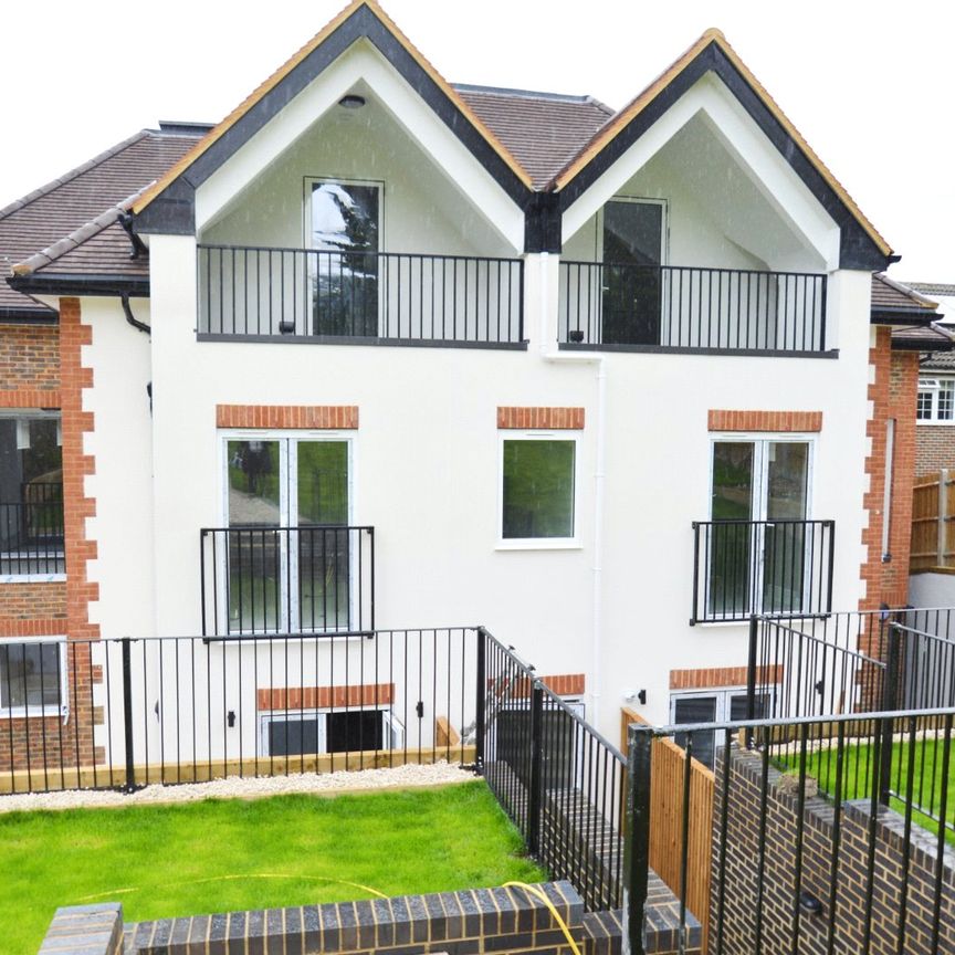 Riddlesdown Road, Purley, CR8 - Photo 1
