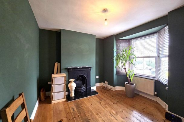 Avenue Road, LONDON - Photo 1