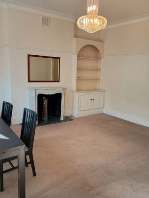 2 Bed Flat, Sinclair Gardens, W14 - Photo 1