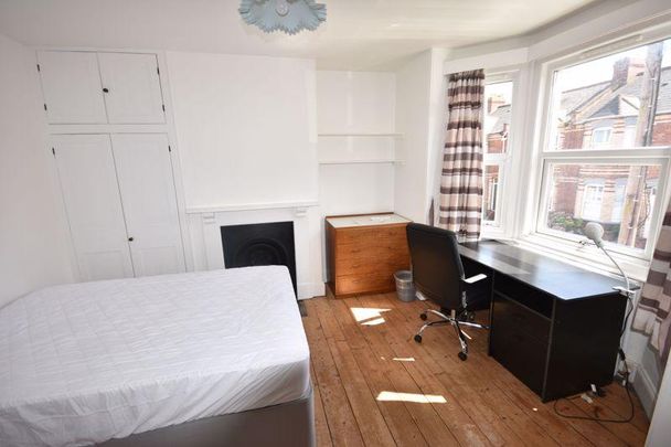 5 bedroom terraced house to rent - Photo 1