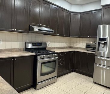 For Lease - 26 Country Ridge Court, Brampton, Ontario - Photo 2