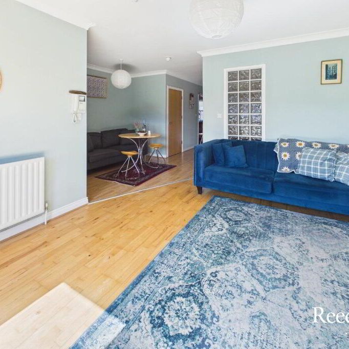 Flat 12B, Loughside Court, Kinnegar Avenue, Holywood, BT18 9JR - Photo 1