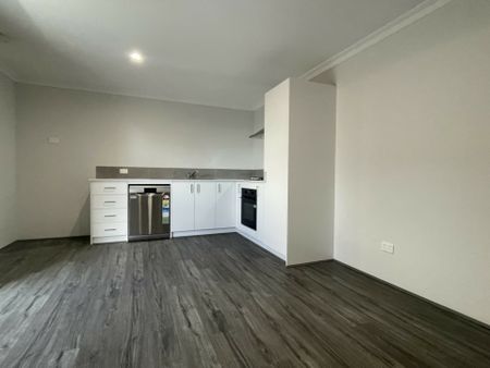 Two Bedroom Dual Living Property! - Photo 3