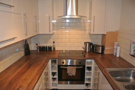 2 bedroom terraced house to rent - Photo 3