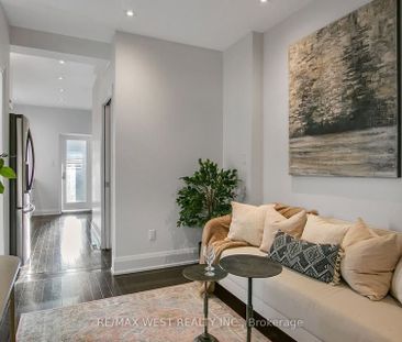 For Lease - 308 St Clarens Avenue Unit# Main, Toronto, Ontario - Photo 4