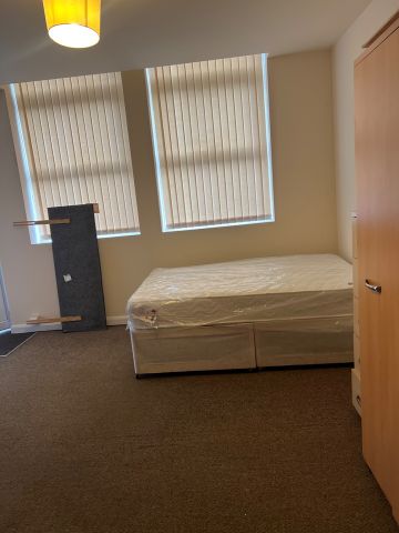 Studio Flat, Sherbrook House, NG2 - Photo 2