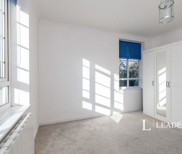 3 bedroom flat to rent - Photo 3